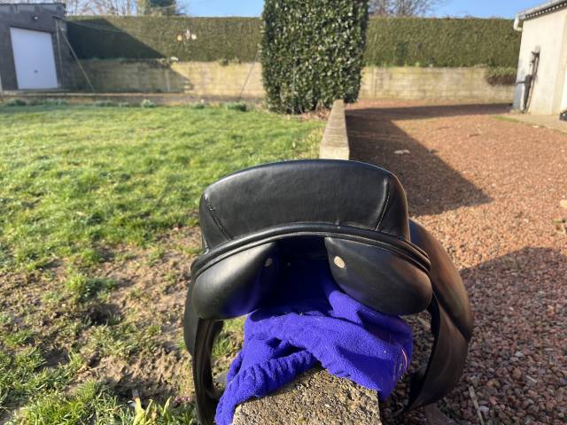 Sella da dressage Mondange  17" - 2018