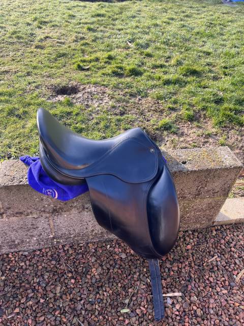 Sella da dressage Mondange  17" - 2018