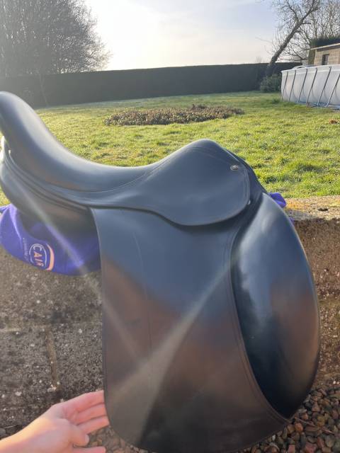 Sella da dressage Mondange  17" - 2018