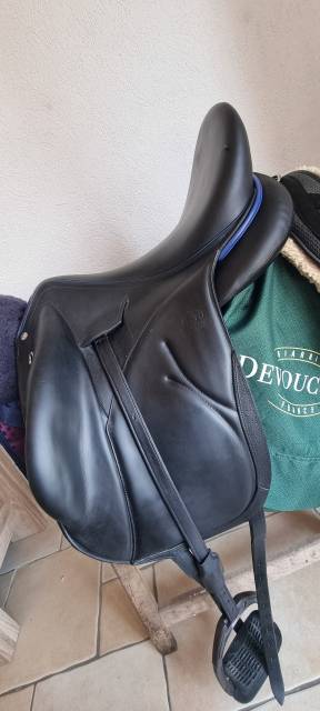 Sella da dressage Devoucoux  18" - 2018