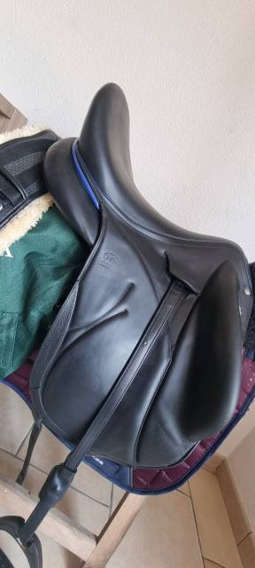 Sella da dressage Devoucoux  18" - 2018