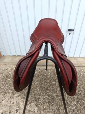 Sella da salto ostacoli CWD SEO2 17.5" - 2020