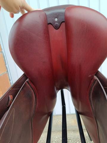 Sella da salto ostacoli CWD SEO2 17.5" - 2020