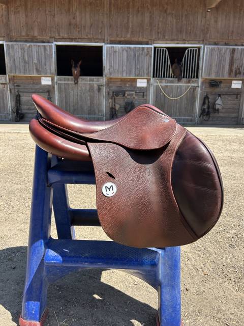 Sella da salto ostacoli Meyer  17" - 2024