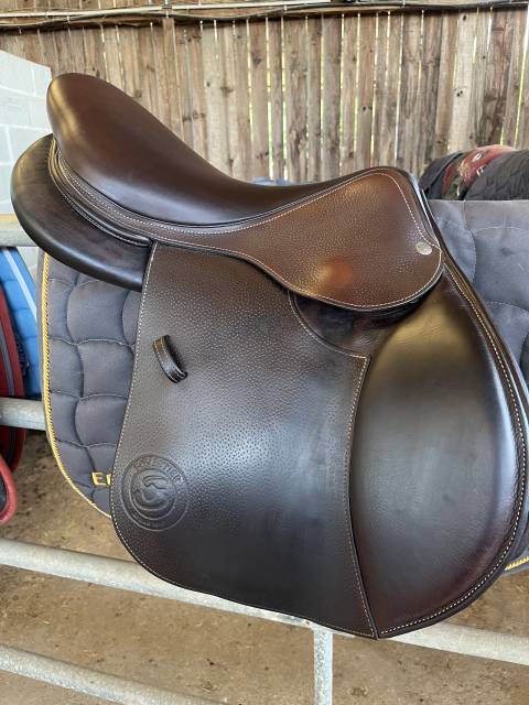 Sella da salto ostacoli Forestier  17.5" - 2023