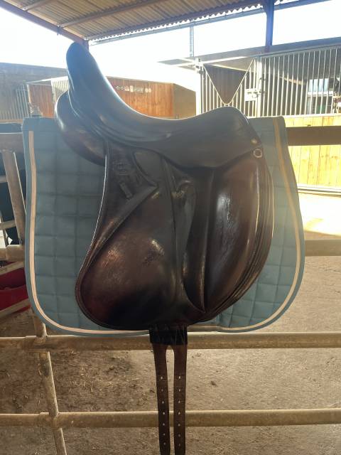 Sella da dressage Devoucoux  17" - 2005