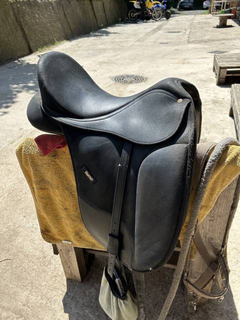 Sella da dressage Wintec  17" - 2020