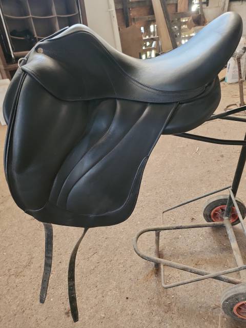 Sella da dressage Antarès  17" - 2018