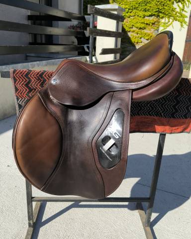 Sella da salto ostacoli CWD  17.5" - 2011