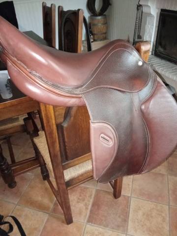 Altra sella Fouganza  17.5" - 2022