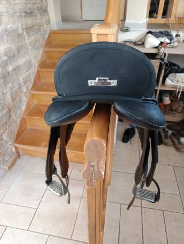 Sella da dressage Wintec  17.5" - 2022