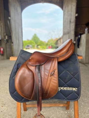 Sella da salto ostacoli Butet  17" - 2019