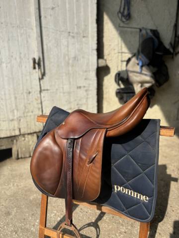 Sella da salto ostacoli Butet  17" - 2019