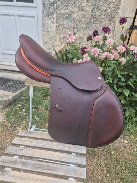 Sella da salto ostacoli Devoucoux  17.5" - 2024