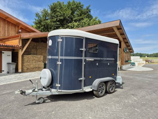 Trailer Fautras Oblic trophé Stall 2 Cavalli 2024 Occasione
