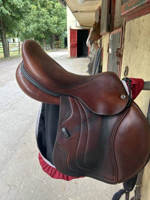 Sella da salto ostacoli CWD  17.5" - 2022