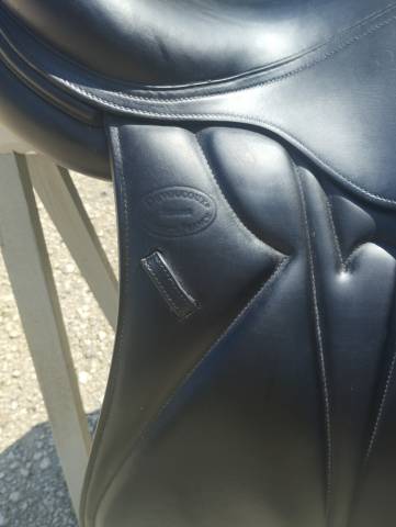 Sella da dressage Devoucoux Makila  17" - 2008