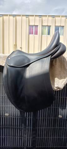 Sella da dressage Childeric  17" - 2019