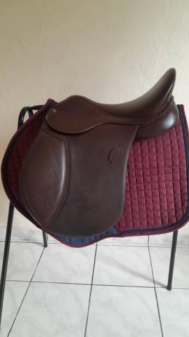 Sella mista Arena WIDE 17" - 2025