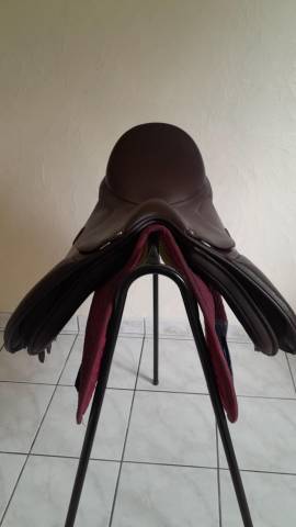 Sella mista Arena WIDE 17" - 2025