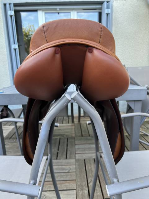 Sella da salto ostacoli   17.5" - 2010