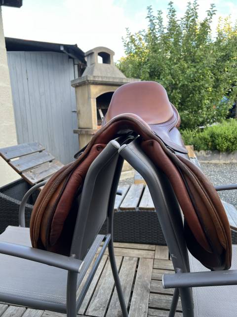 Sella da salto ostacoli   17.5" - 2010