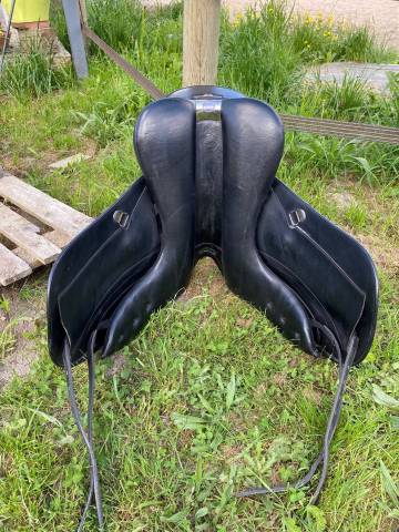 Sella da dressage Bates  18" - 2020