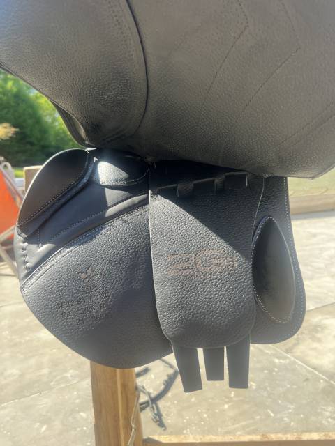 Sella da salto ostacoli CWD  17" - 2021