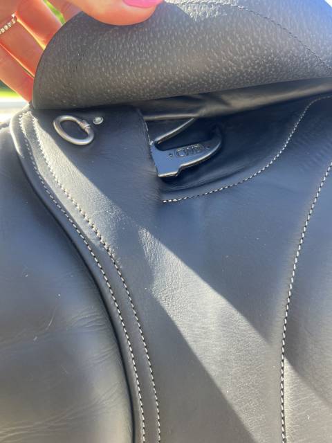 Sella da salto ostacoli CWD  17" - 2021