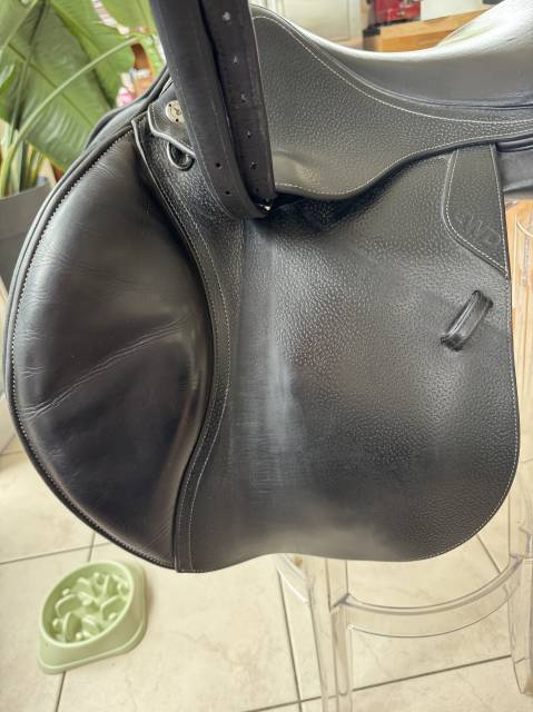 Sella da salto ostacoli CWD  17.5" - 2020