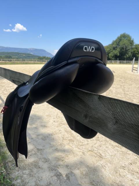 Sella da salto ostacoli CWD  17.5" - 2023