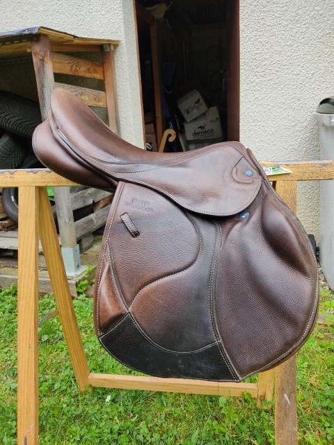 Sella da salto ostacoli Stubben  17.5" - 2023