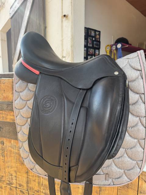 Sella da dressage Forestier  17" - 2025