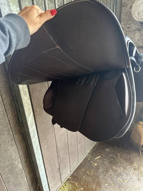 Sella da salto ostacoli Forestier  17" - 2024