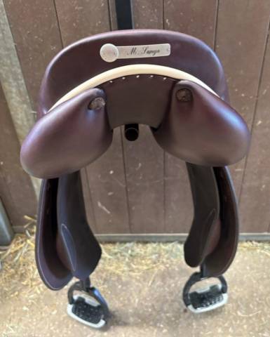 Sella da salto ostacoli Butet  17.5" - 2024