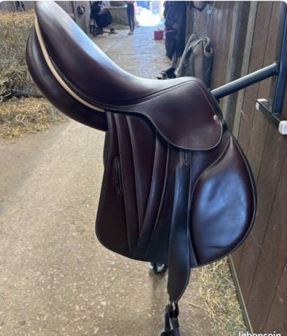 Sella da salto ostacoli Butet  17.5" - 2024