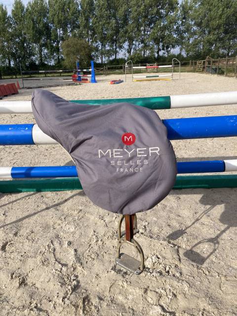 Sella da salto ostacoli Meyer  17.5" - 2023