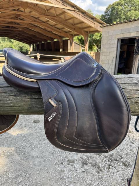 Sella da salto ostacoli CWD  17" - 2017