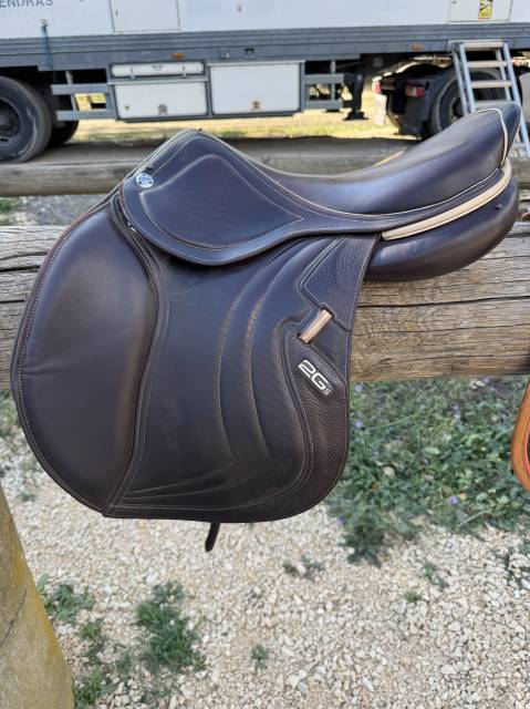 Sella da salto ostacoli CWD  17" - 2017