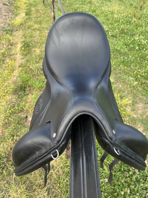 Sella da dressage Forestier  17.5" - 2023