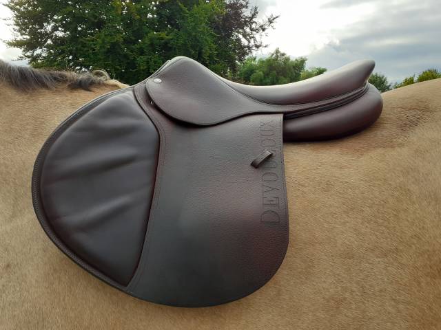 Sella da salto ostacoli Devoucoux  18" - 2019