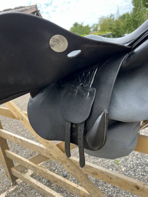 Sella da salto ostacoli Meyer  17.5" - 2019