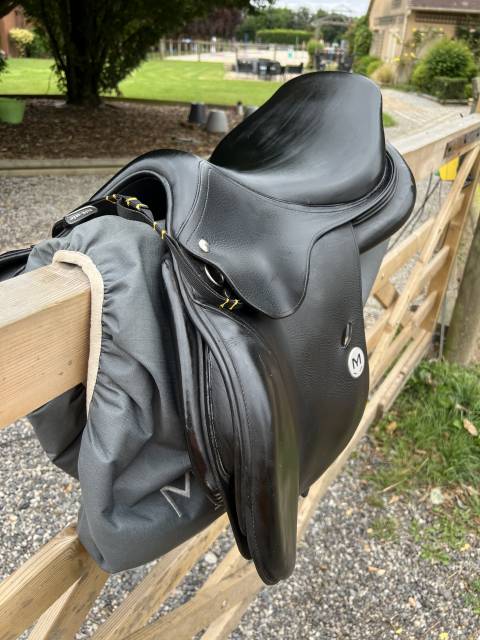 Sella da salto ostacoli Meyer  17.5" - 2019