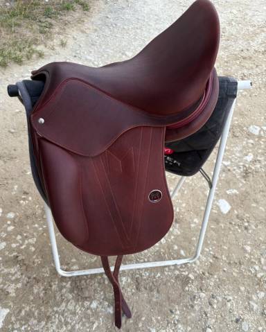Sella da dressage Meyer Dressage  17.5" - 2024