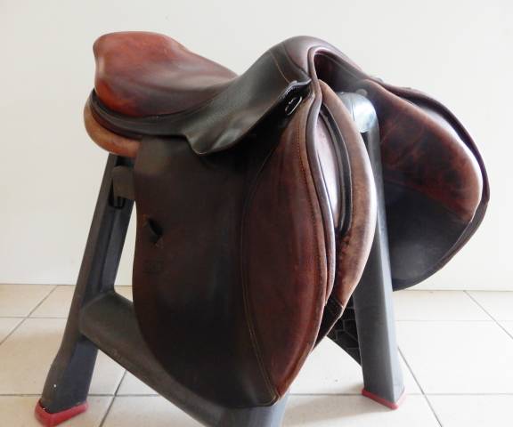 Sella da salto ostacoli CWD  17.5" - 2012