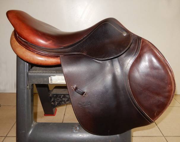 Sella da salto ostacoli CWD  17.5" - 2012