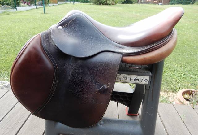 Sella da salto ostacoli CWD  17.5" - 2012