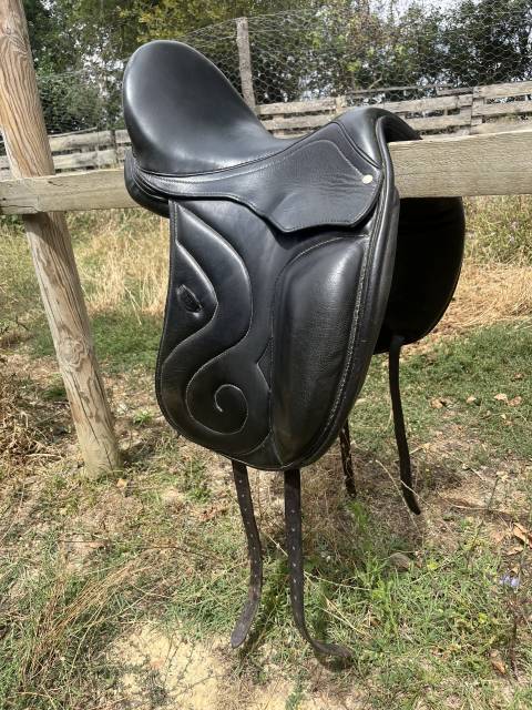 Sella da dressage  G.Lou Sellier  16.5" - 2023