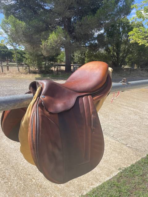 Sella da salto ostacoli Butet  17.5" - 2012