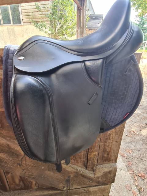 Sella da dressage Thorowgood   17.5" - 2023